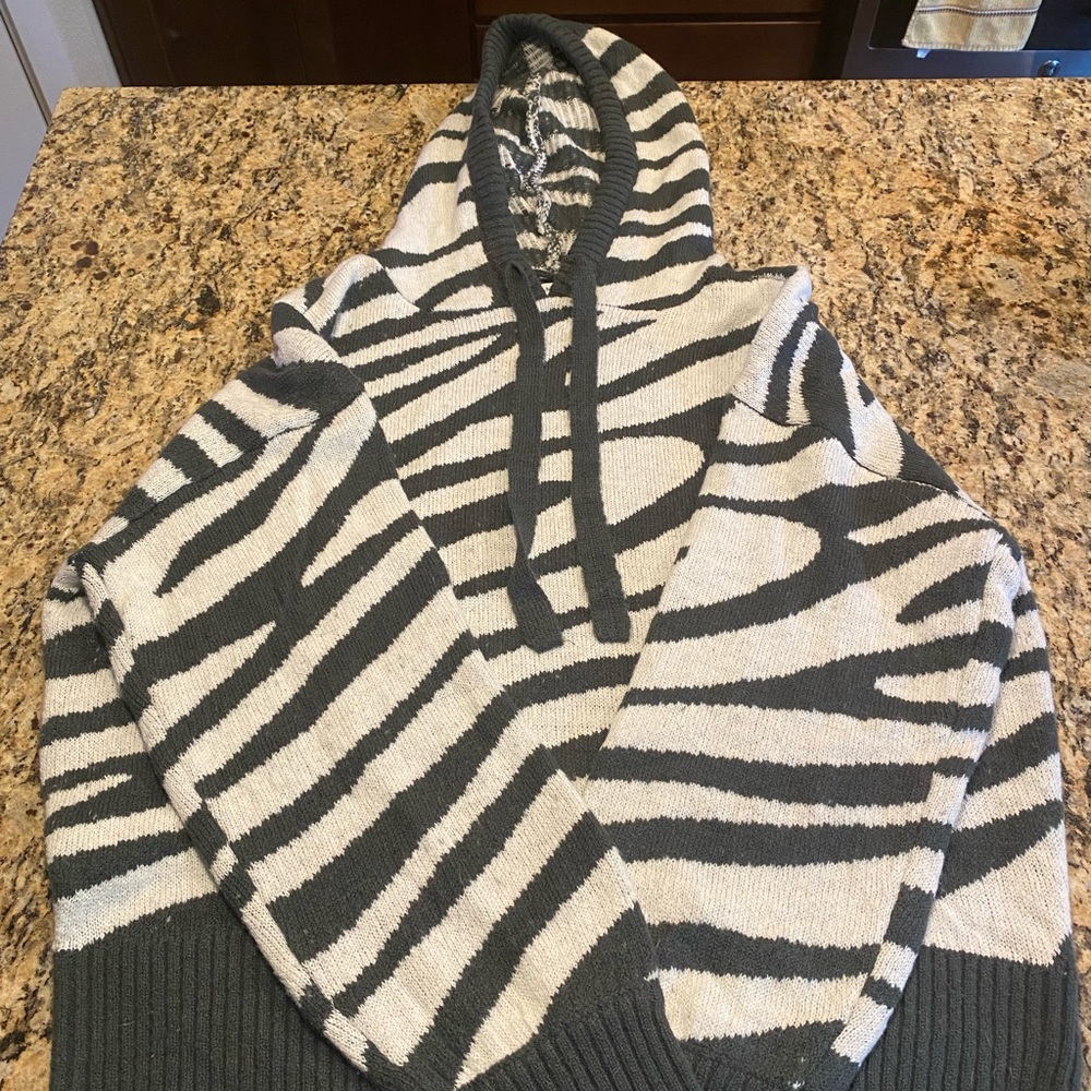 Nine West Green/White hooded sweater.